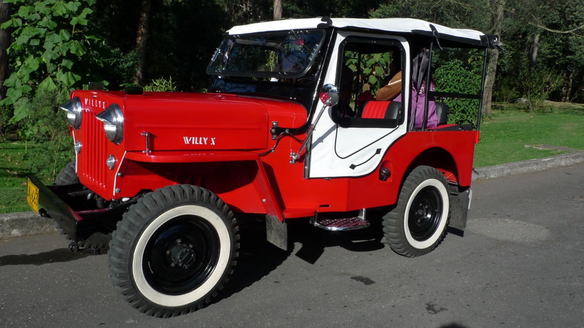 Jeep Willys colombiano típico de la zona cafetera